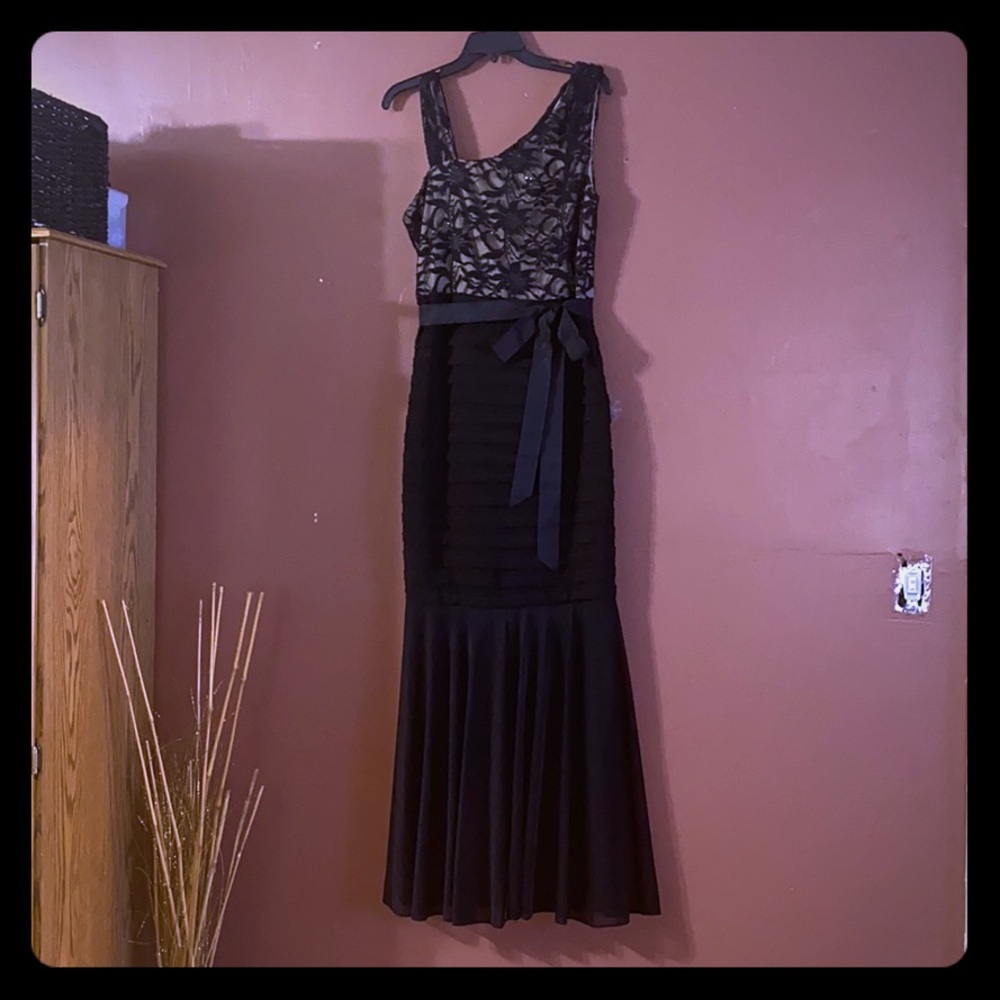 Gorgeous R & M Richards Dress!!!